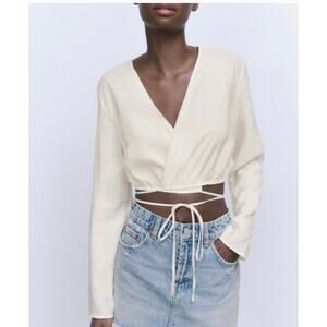 Zara White VNeck Long Sleeve Wrap Top
Size XL 
NWT